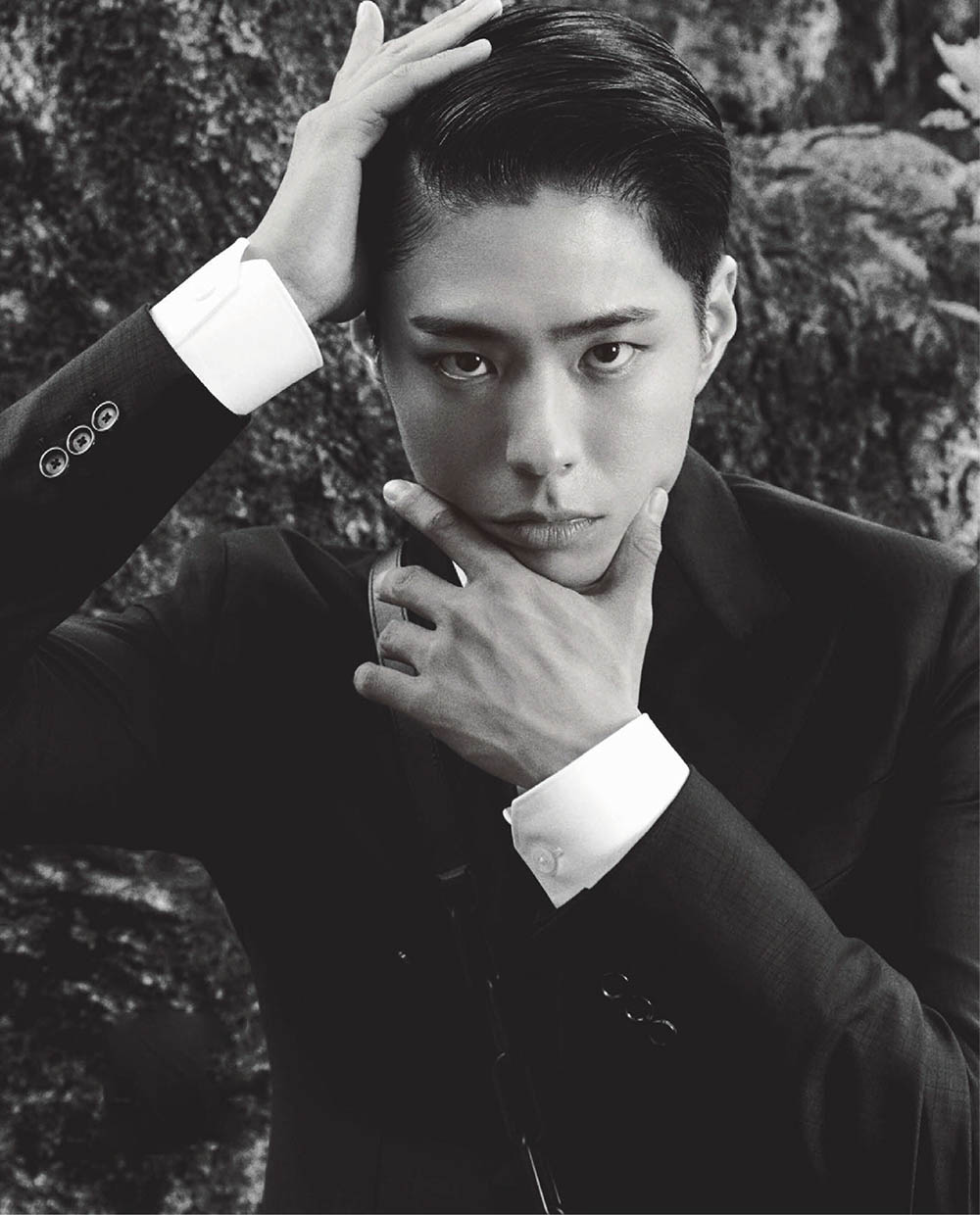 Vogue Taiwan' with cover model Park Bo Gum sells out on the day of release