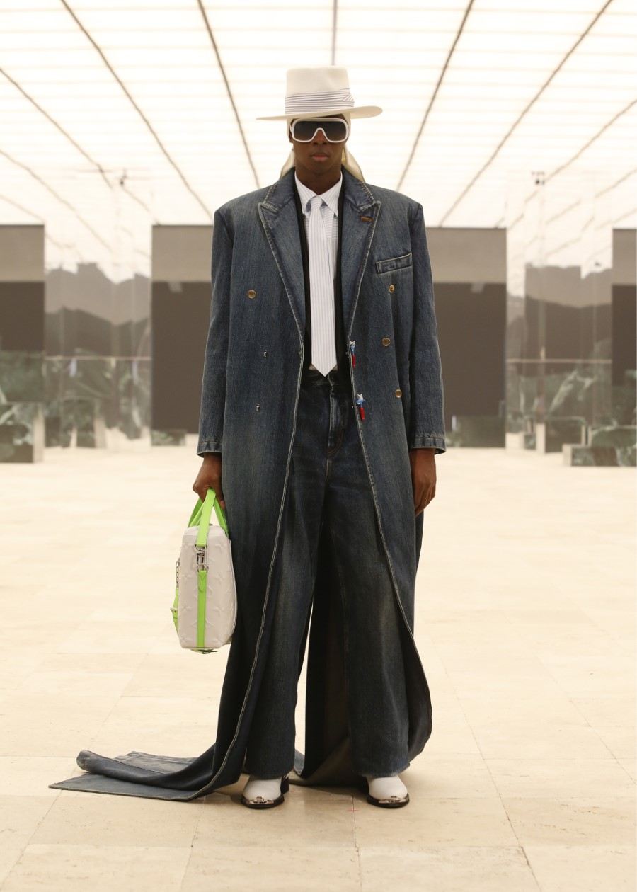 Louis Vuitton Fall-Winter 2021-2022 Men's Fashion Show (Starring