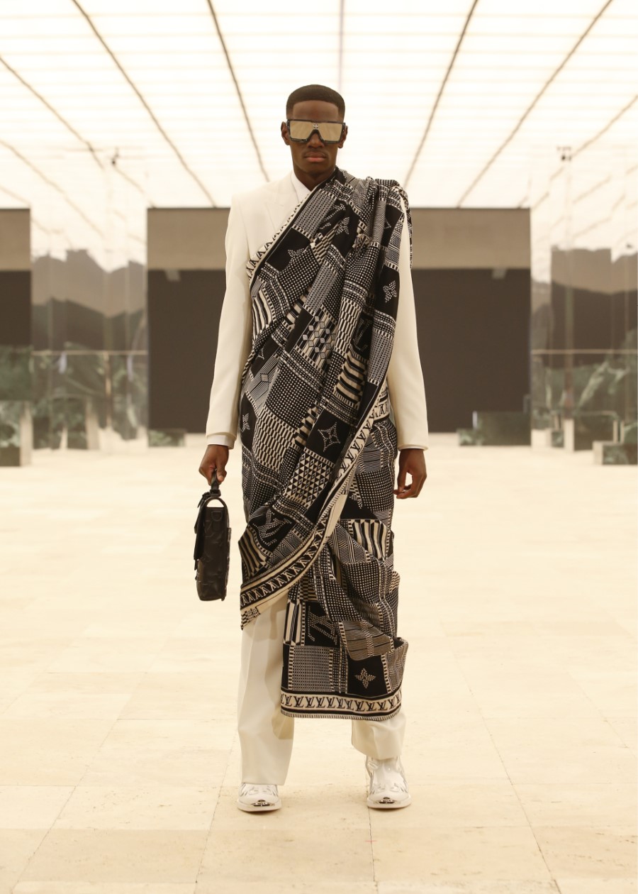 Louis Vuitton Pre-Fall 2022 Campaign - fashionotography