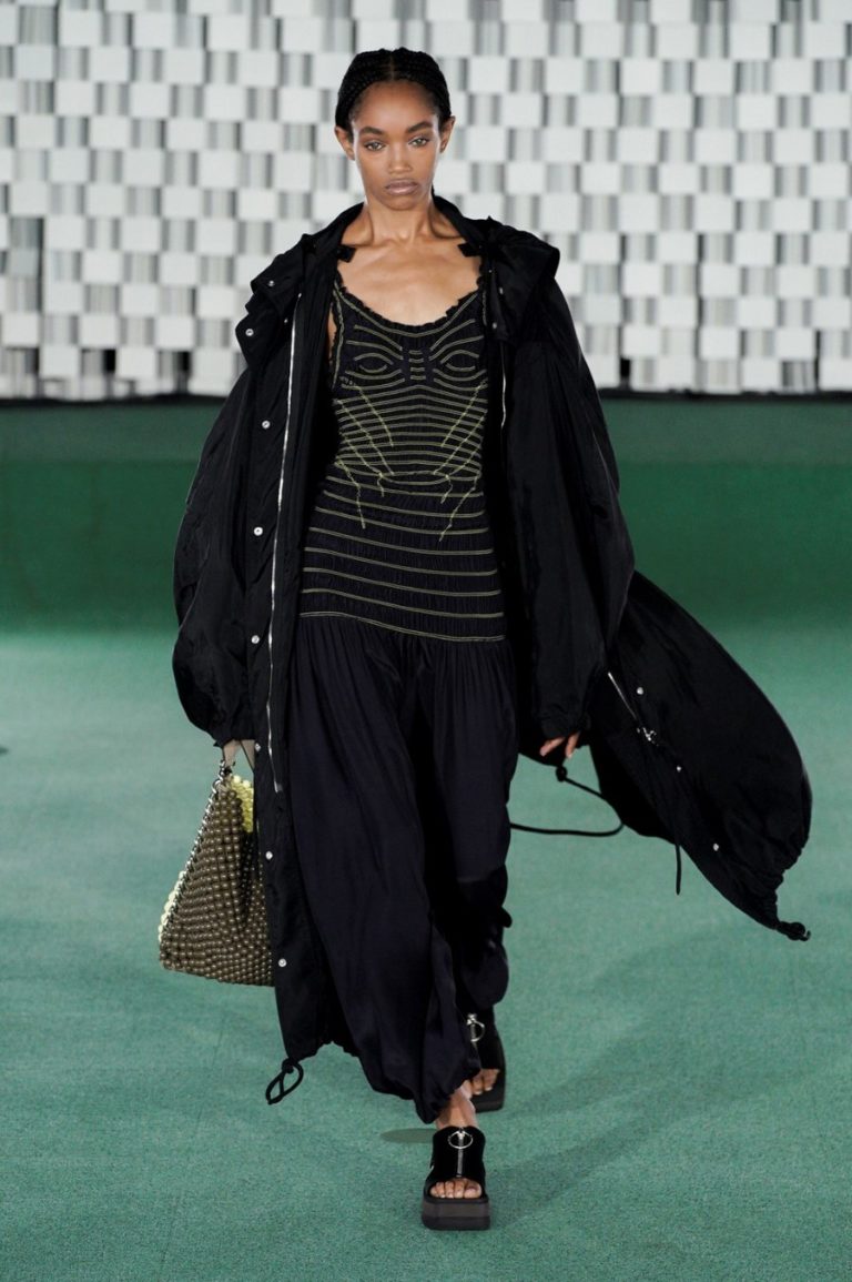 Stella McCartney Spring/Summer 2022 - Paris Fashion Week - fashionotography