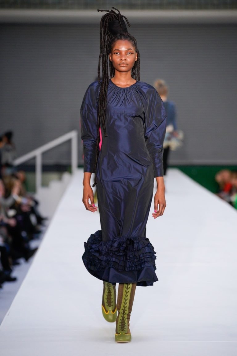 Molly Goddard Fall/Winter 2022 - London Fashion Week - fashionotography