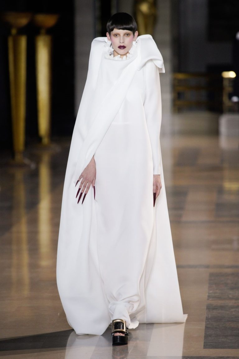 Viktor & Rolf Haute Couture Spring/Summer 2022 - fashionotography