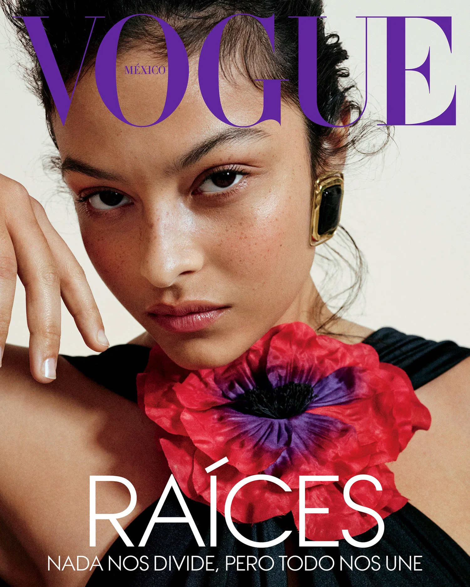 Vogue Mexico & Latin America April 2022 covers by Emma Summerton ...