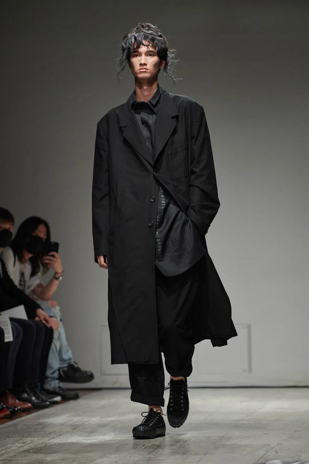 Yohji Yamamoto Spring/Summer 2023 - Paris Fashion Week Men’s ...