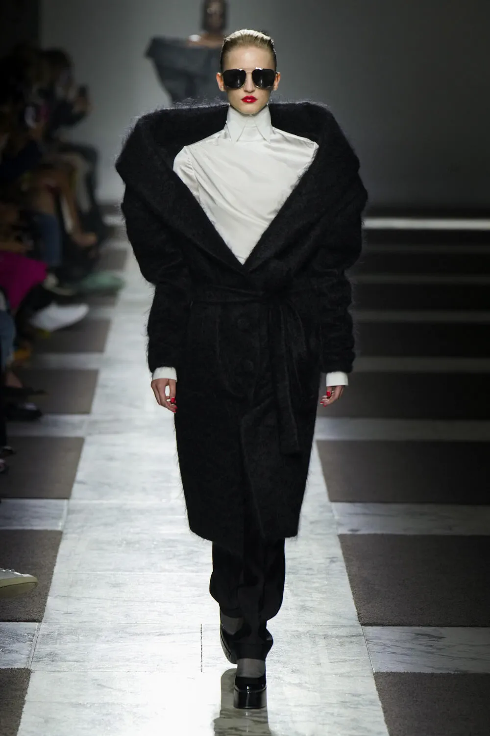 Viktor & Rolf Haute Couture Fall/Winter 2022 - fashionotography