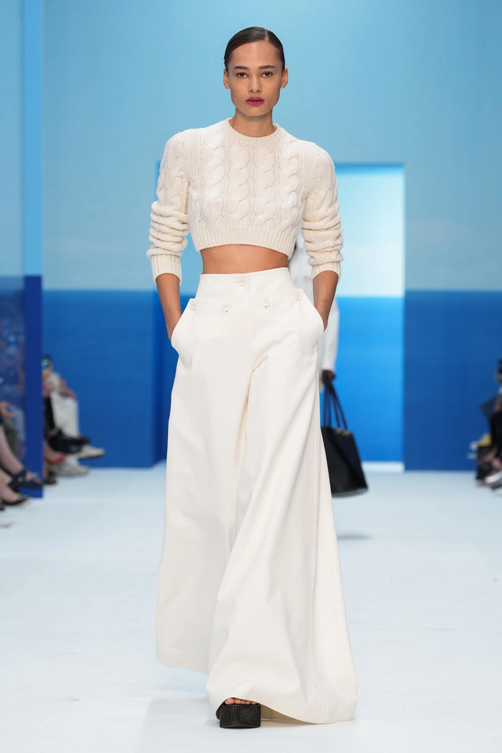 Max Mara Spring/Summer 2023 - Milan Fashion Week - fashionotography