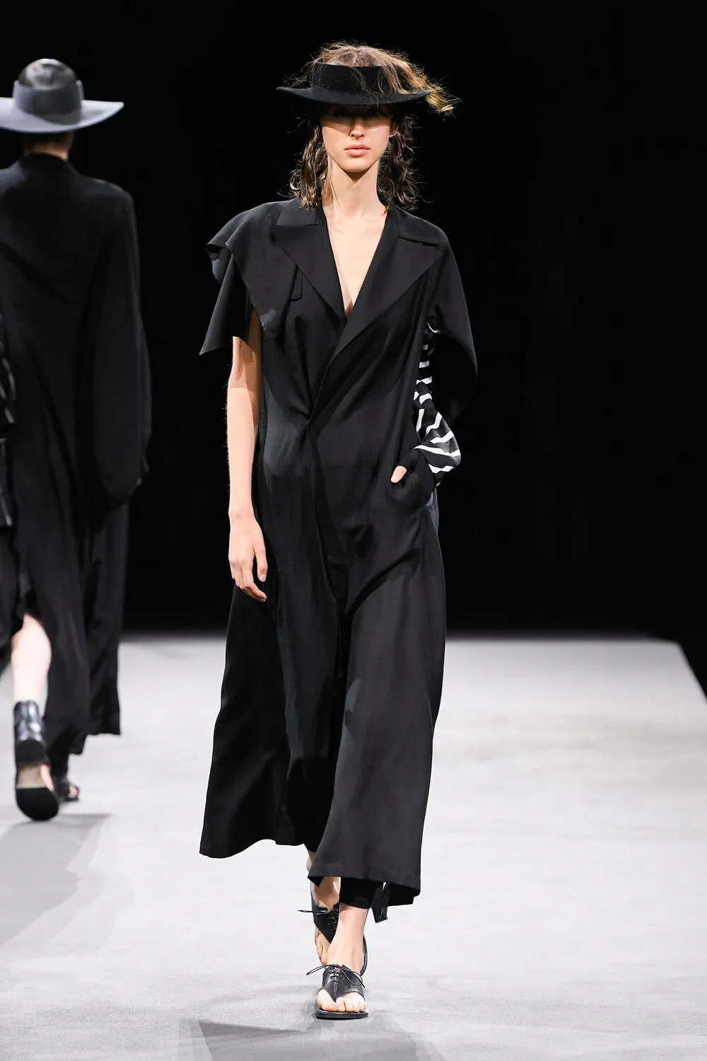 Yohji Yamamoto Spring/Summer 2023 - Paris Fashion Week - fashionotography