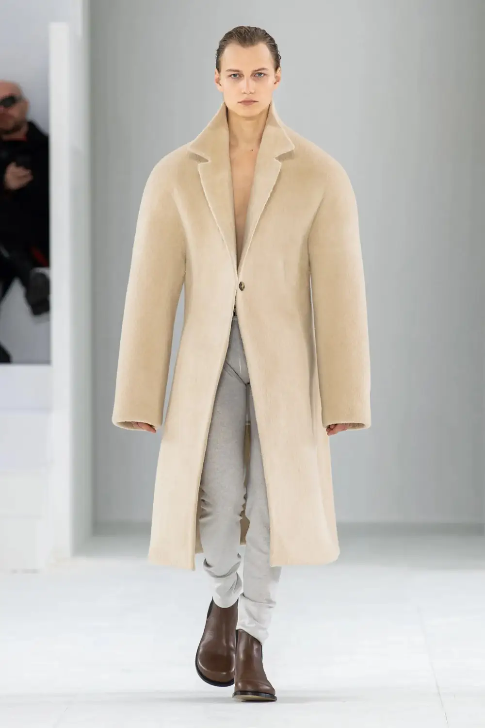 Loewe Fall/Winter 2023 - Paris Fashion Week Men’s - fashionotography