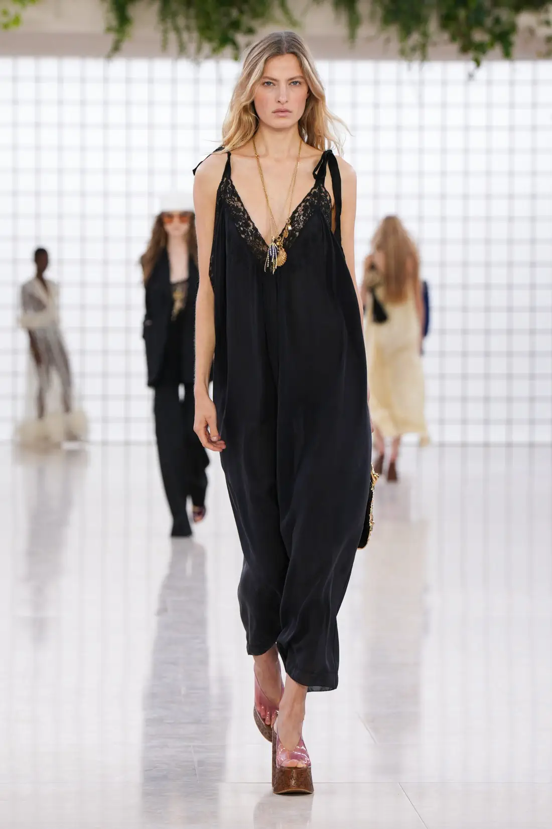 Chloé Spring/Summer 2025 - Paris Fashion Week