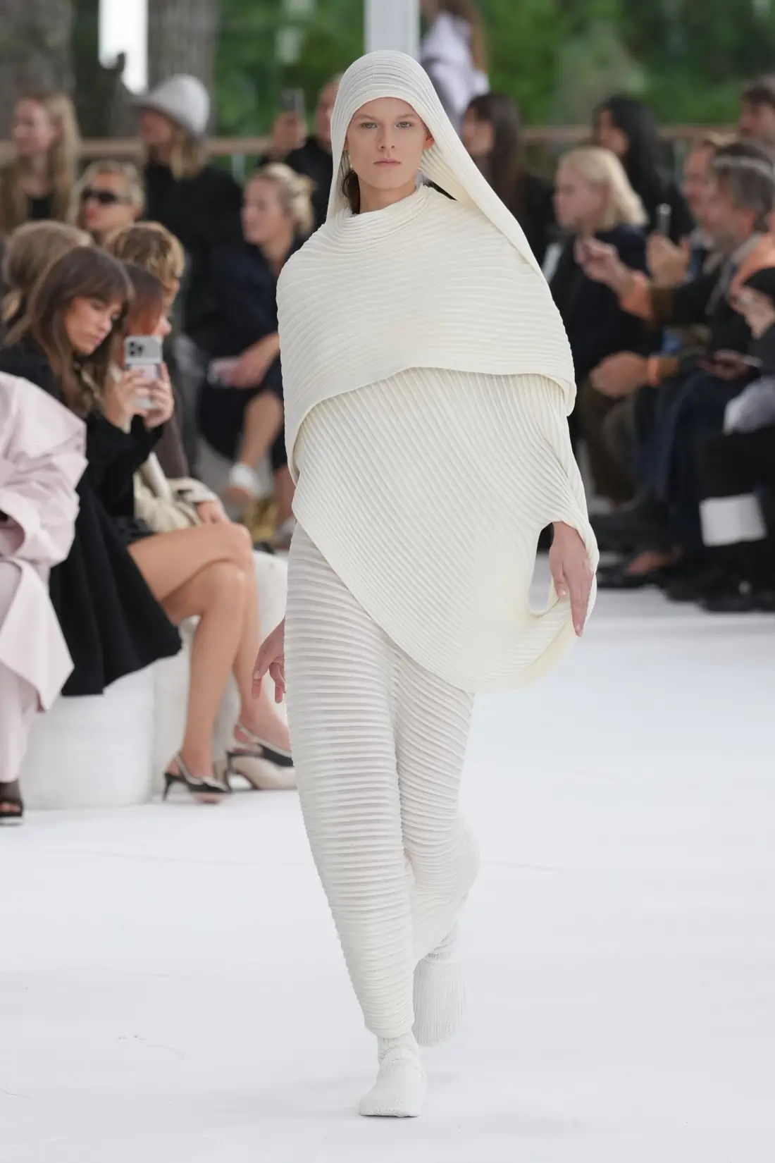 Issey Miyake Spring/Summer 2025 - Paris Fashion Week