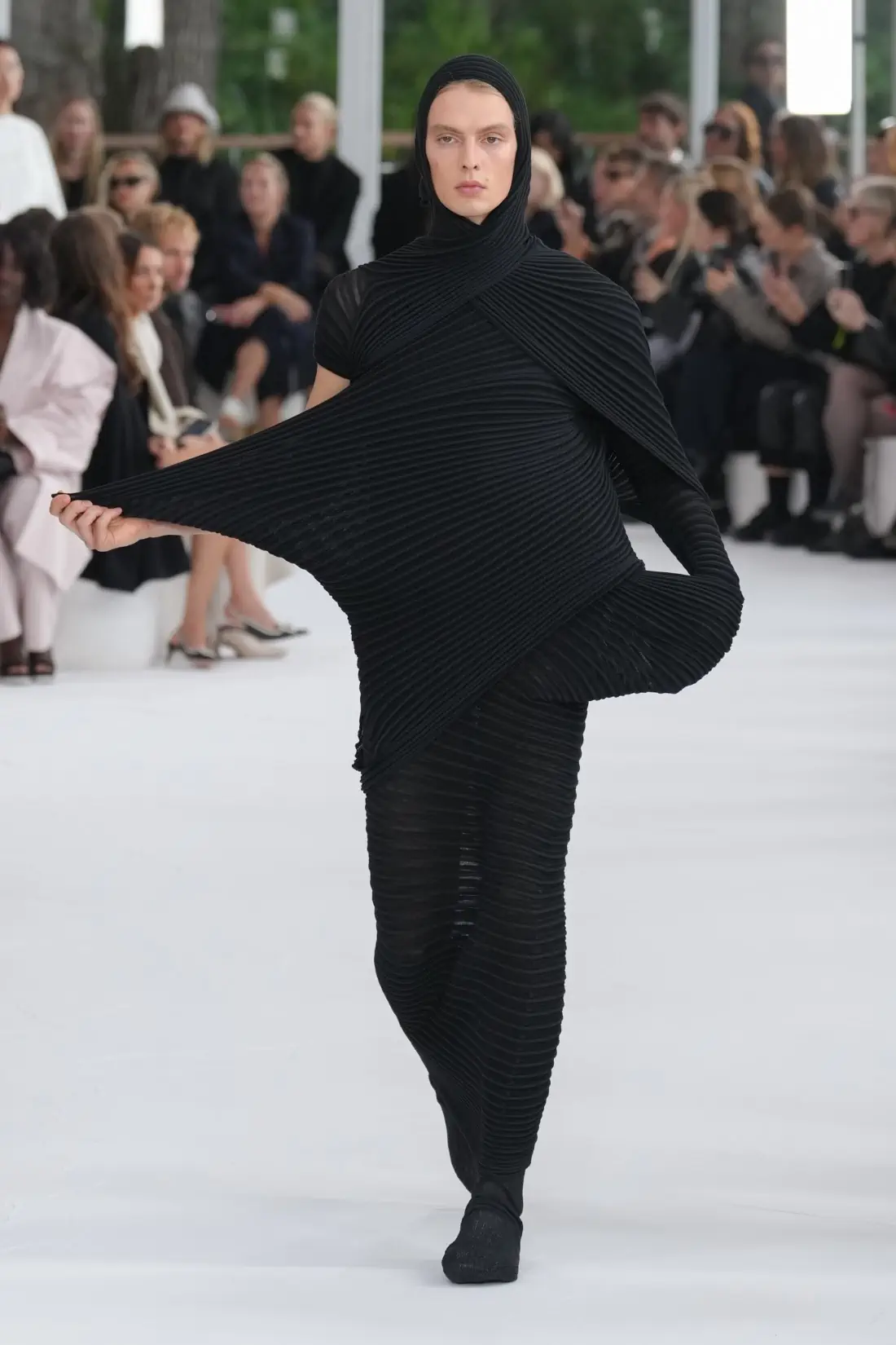 Issey Miyake Spring/Summer 2025 - Paris Fashion Week