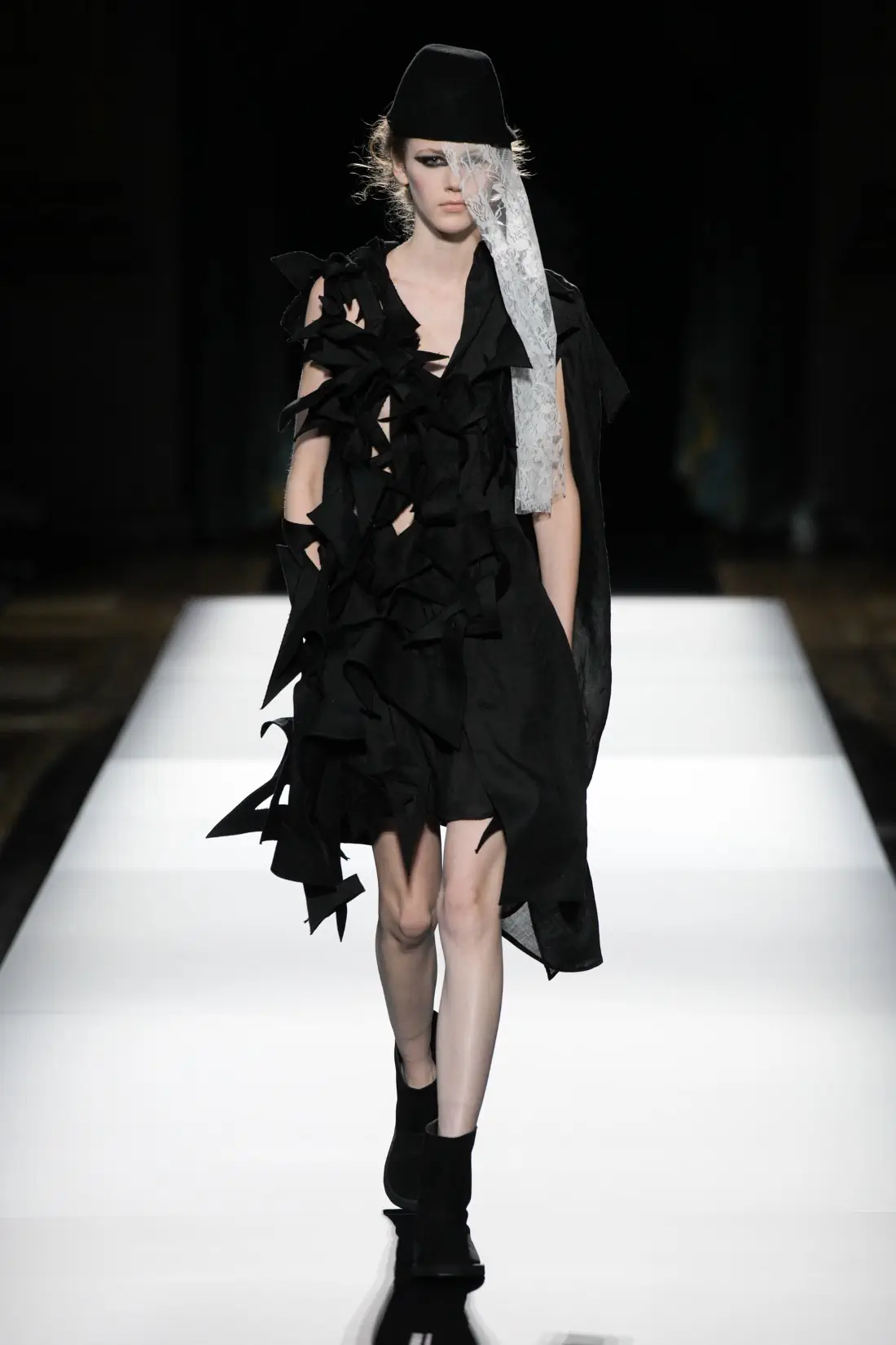 Yohji Yamamoto Spring/Summer 2025 - Paris Fashion Week