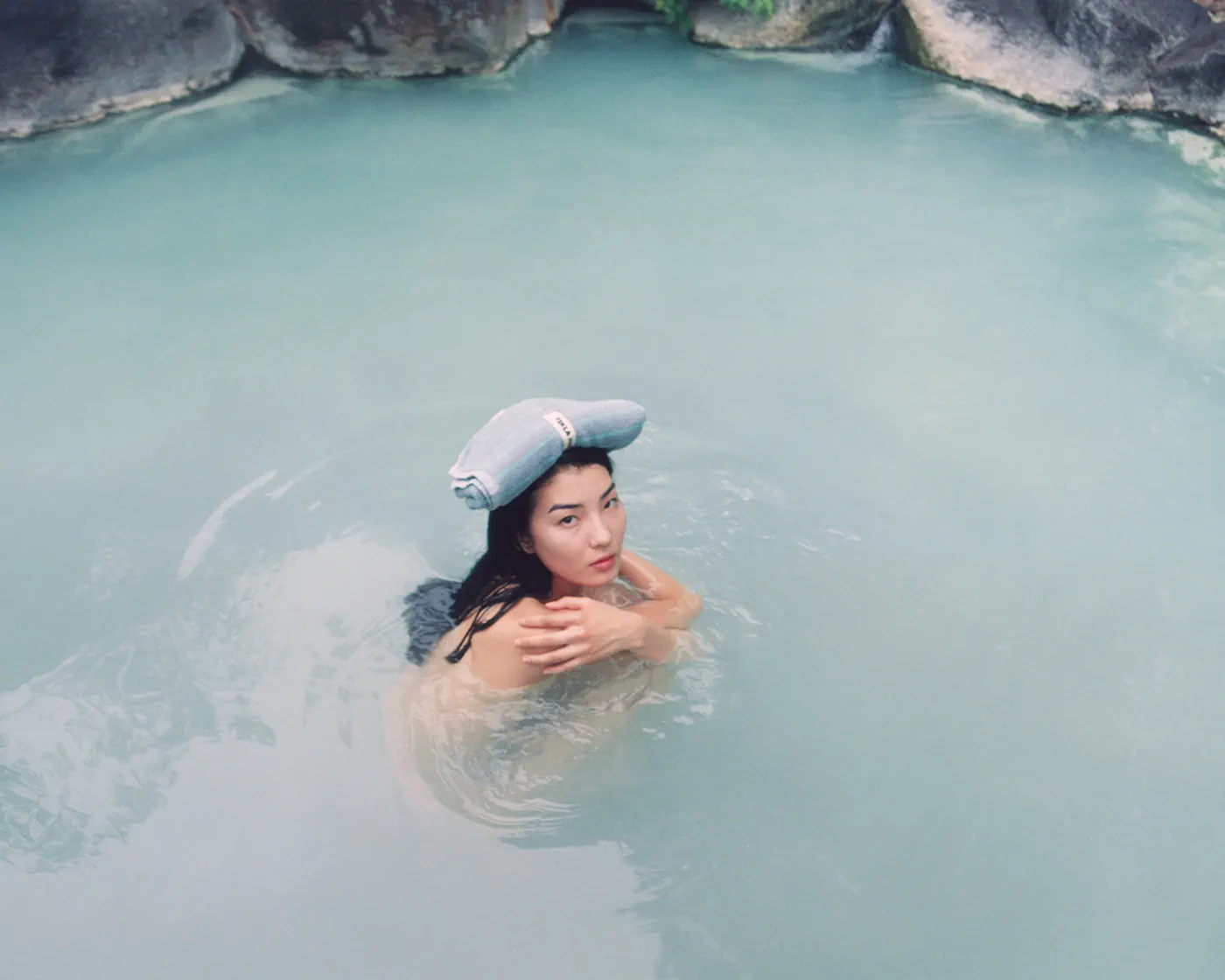 Tekla meets Auralee through traditional Japanese onsen bathing rituals