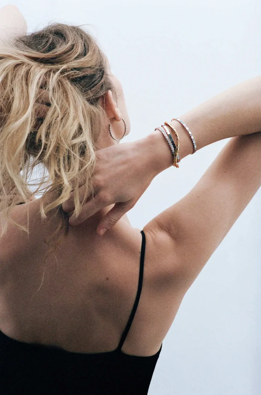 How To Spend It January 25th, 2025 cover by Indigo Lewin