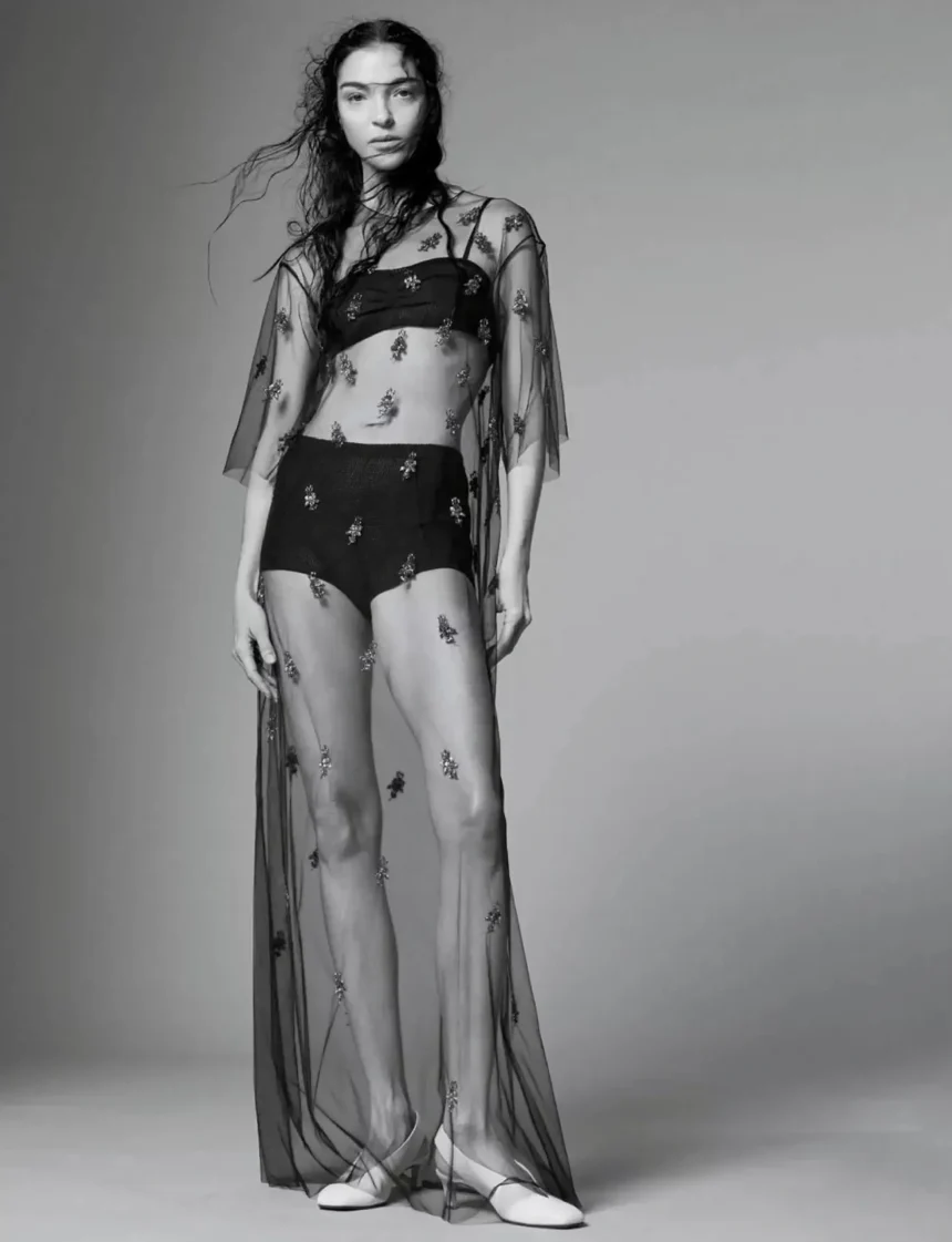 Mariacarla Boscono covers Elle France January 30th, 2025 by Paola Kudacki