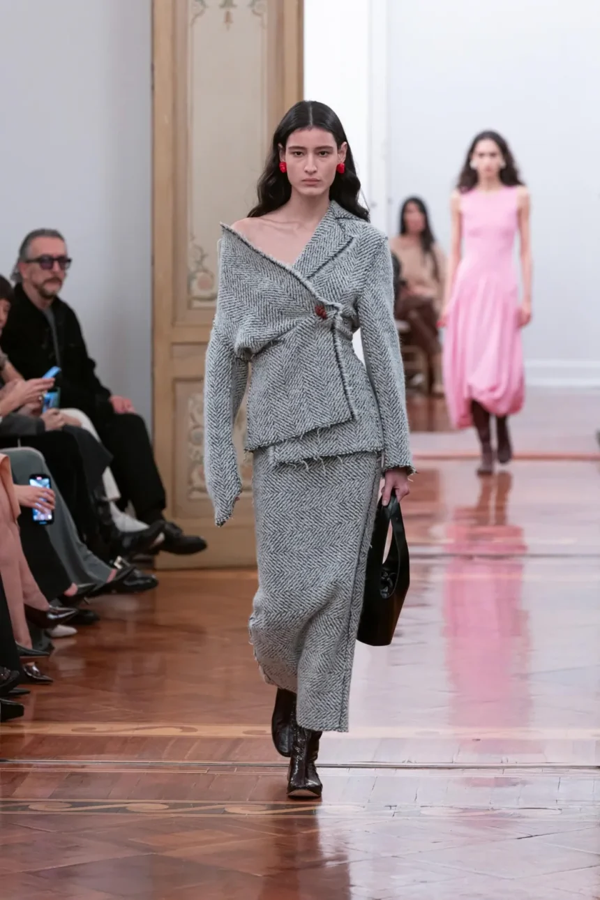Alberta Ferretti Fall/Winter 2025 - Milan Fashion Week