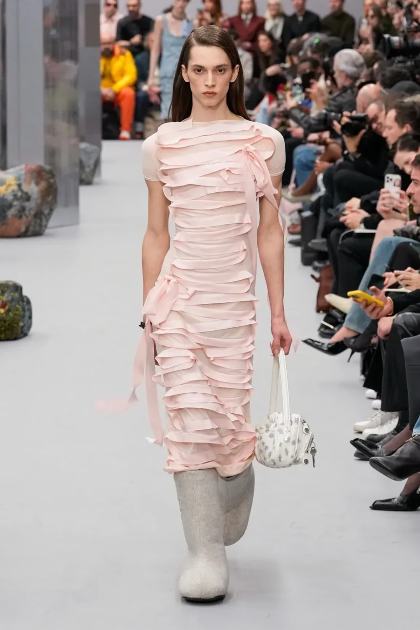Acne Studios Fall/Winter 2025 - Paris Fashion Week