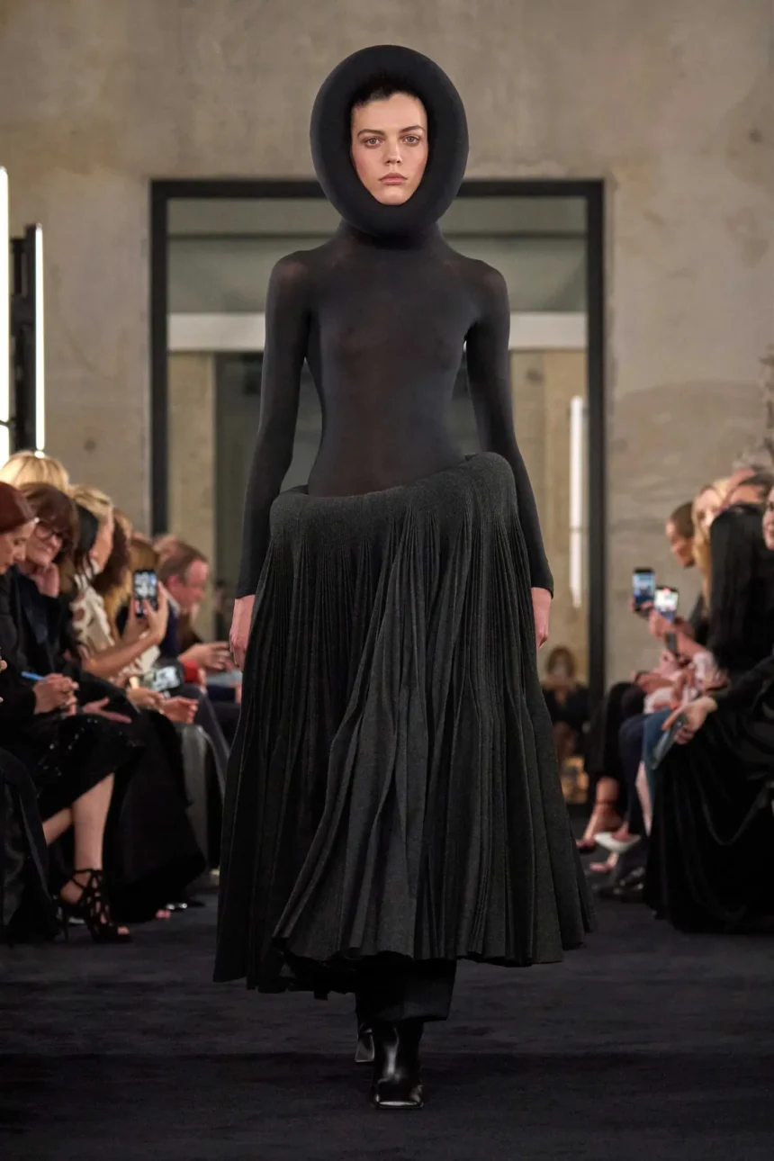 Alaïa Summer/Fall 2025 - Paris Fashion Week