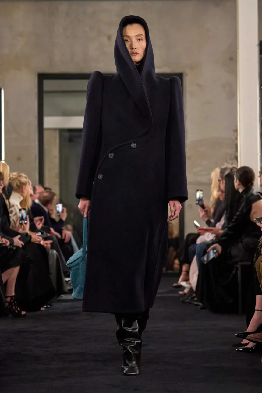 Alaïa Summer/Fall 2025 - Paris Fashion Week