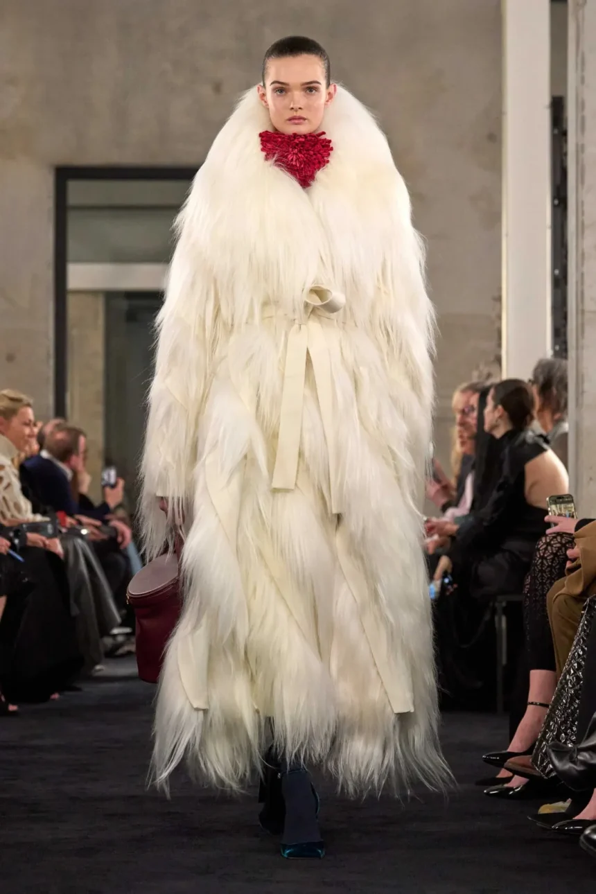 Alaïa Summer/Fall 2025 - Paris Fashion Week