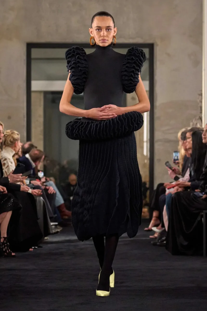 Alaïa Summer/Fall 2025 - Paris Fashion Week