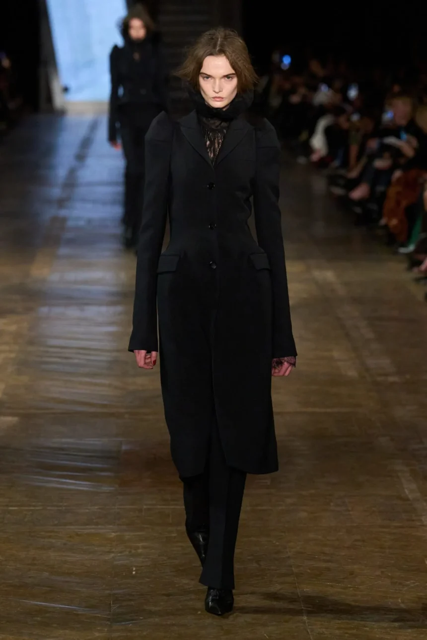 McQueen Fall/Winter 2025 - Paris Fashion Week