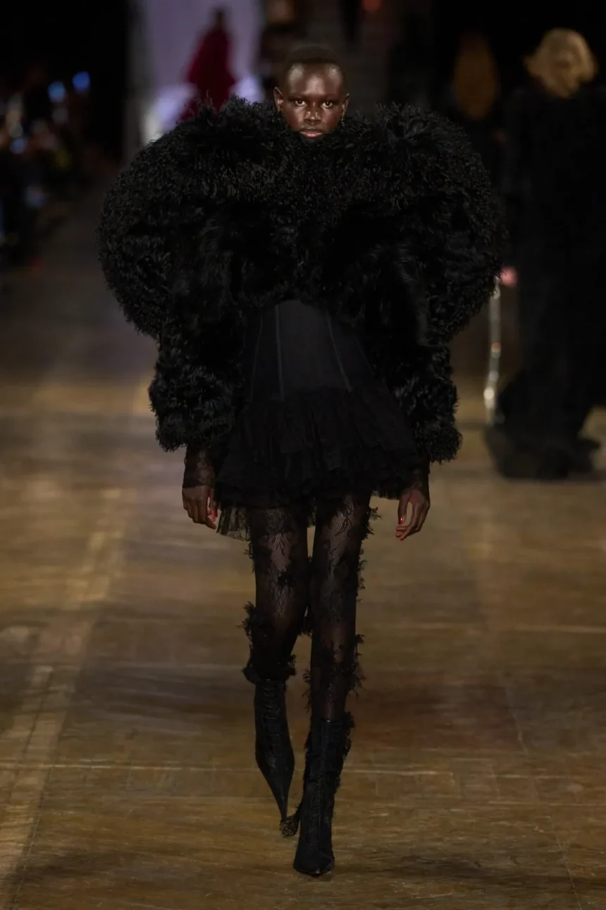 McQueen Fall/Winter 2025 - Paris Fashion Week