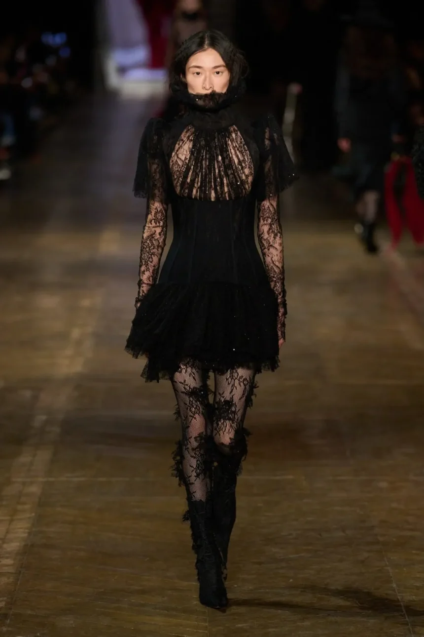 McQueen Fall/Winter 2025 - Paris Fashion Week