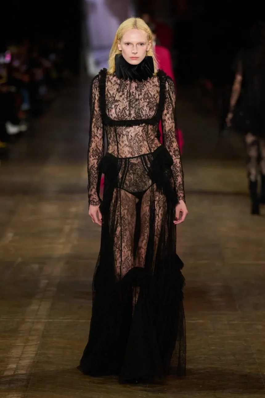 McQueen Fall/Winter 2025 - Paris Fashion Week