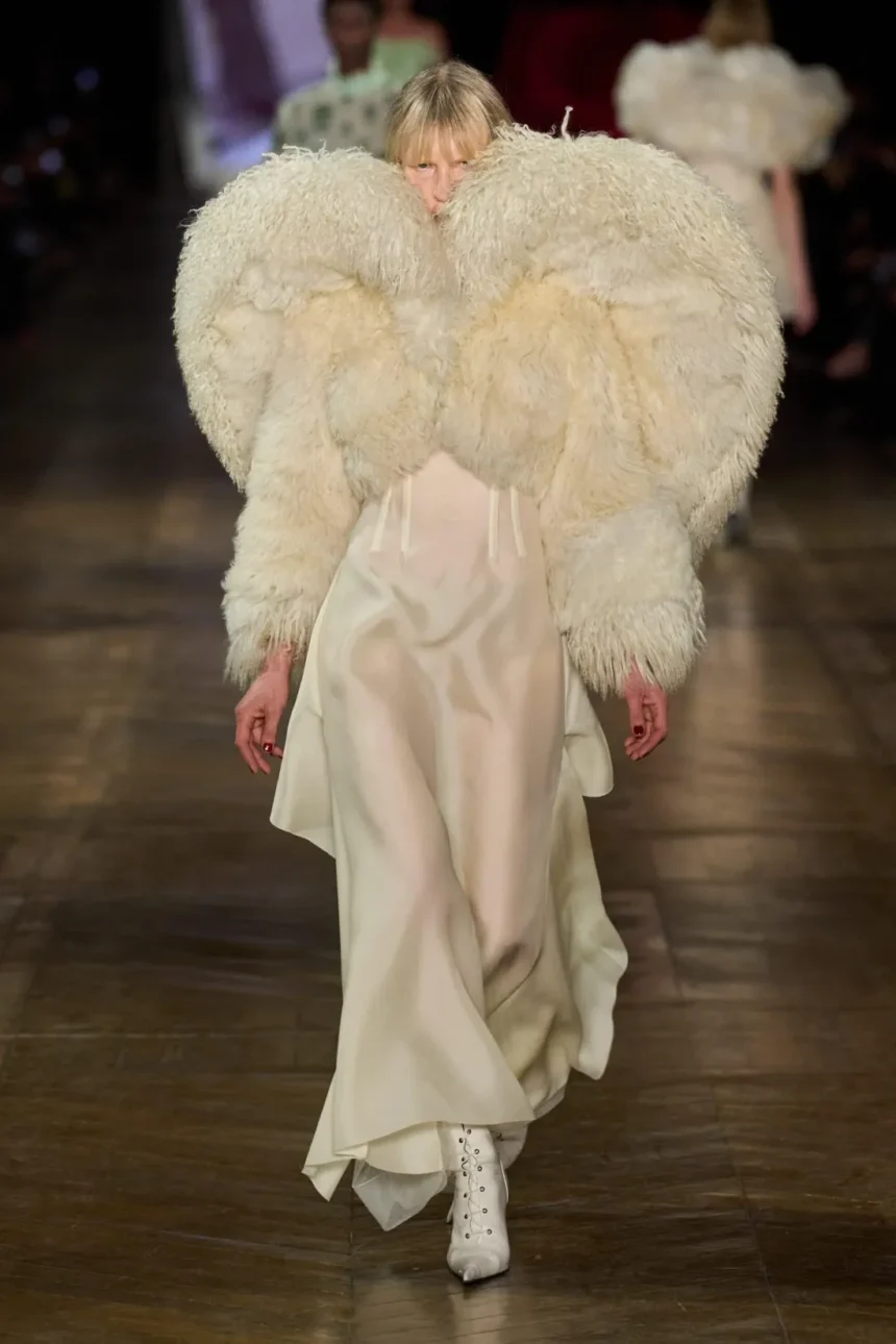 McQueen Fall/Winter 2025 - Paris Fashion Week