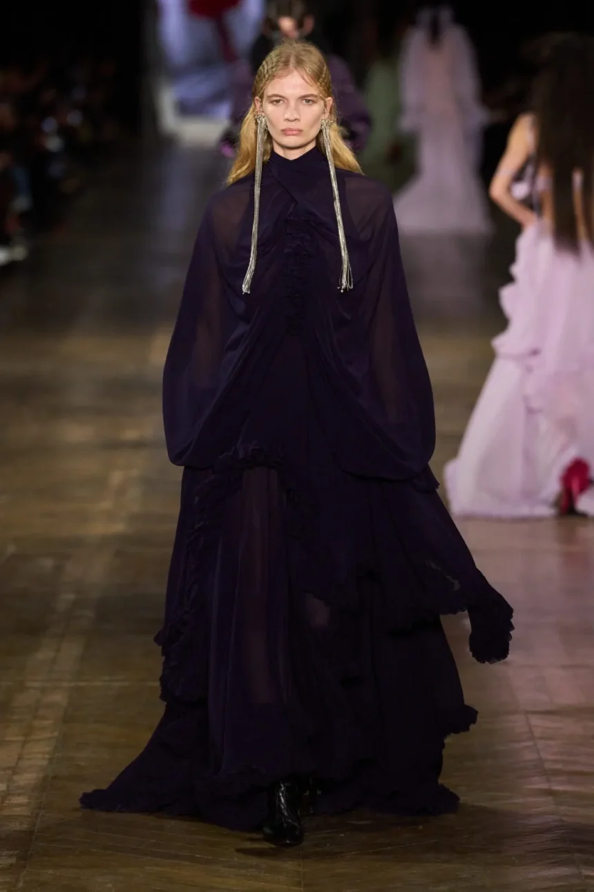 McQueen Fall/Winter 2025 - Paris Fashion Week