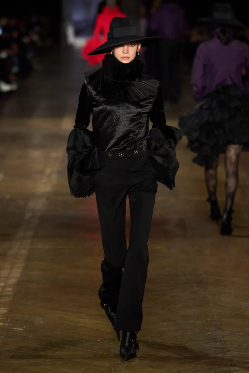 McQueen Fall/Winter 2025 - Paris Fashion Week
