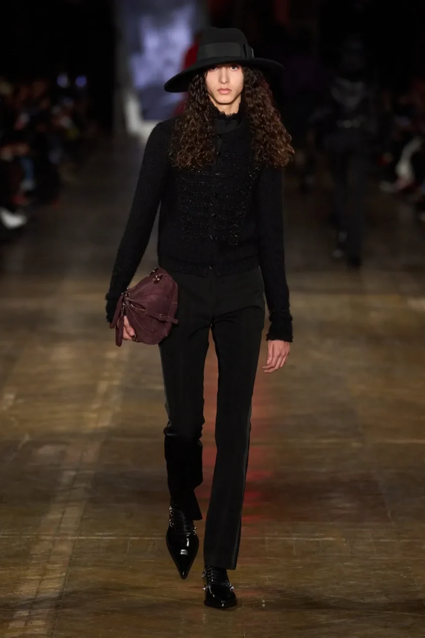 McQueen Fall/Winter 2025 - Paris Fashion Week