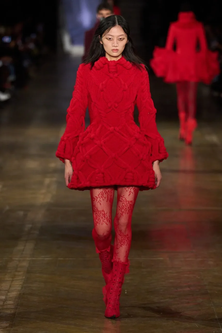 McQueen Fall/Winter 2025 - Paris Fashion Week