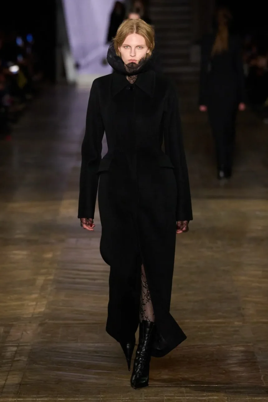 McQueen Fall/Winter 2025 - Paris Fashion Week