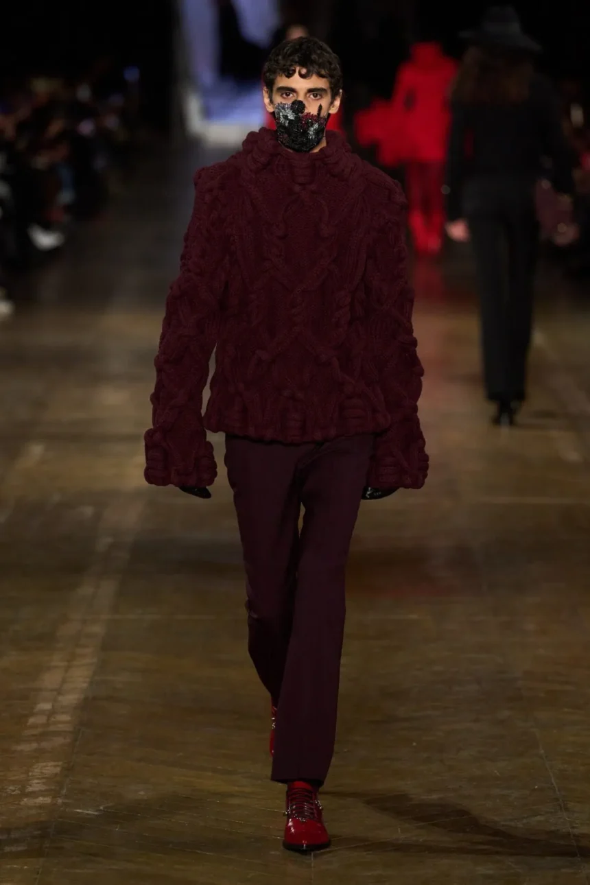 McQueen Fall/Winter 2025 - Paris Fashion Week