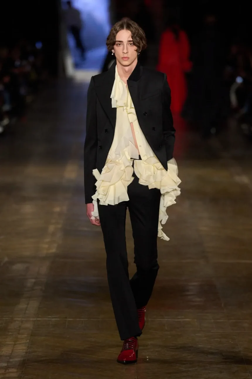 McQueen Fall/Winter 2025 - Paris Fashion Week