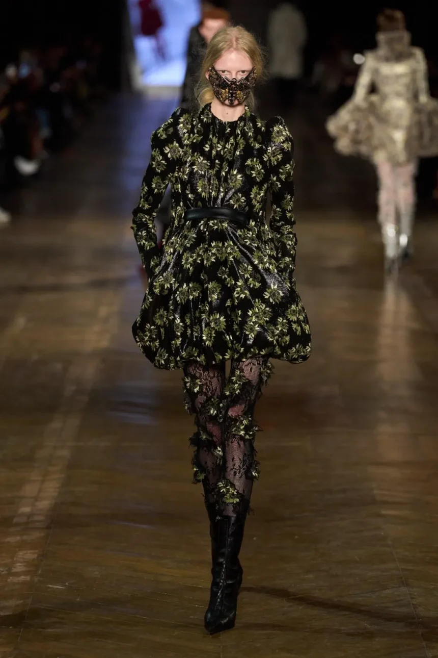 McQueen Fall/Winter 2025 - Paris Fashion Week