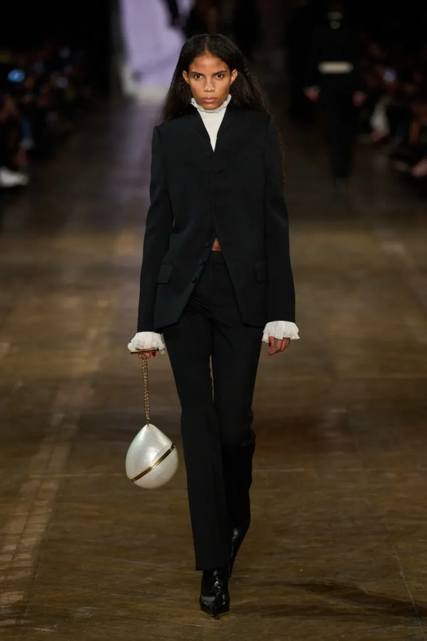 McQueen Fall/Winter 2025 - Paris Fashion Week