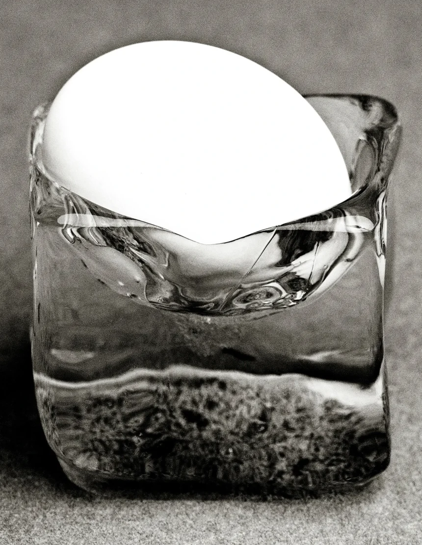 Anne Hathaway covers W Magazine China "The Art Issue" by Zhong Lin