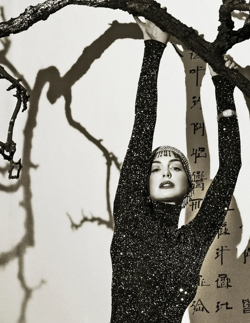 Anne Hathaway covers W Magazine China "The Art Issue" by Zhong Lin
