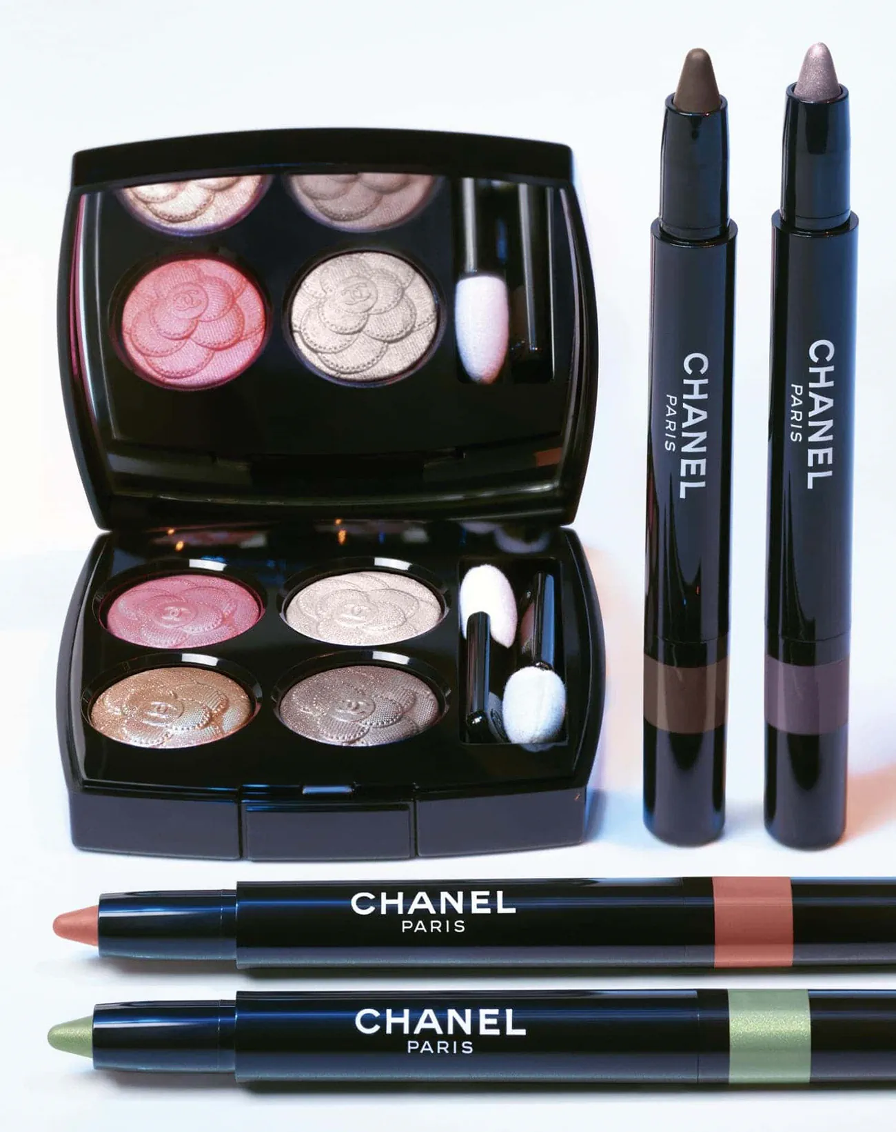 Chanel presents Camélia Futura Make-up Collection