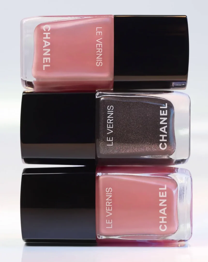 Chanel presents Camélia Futura Make-up Collection