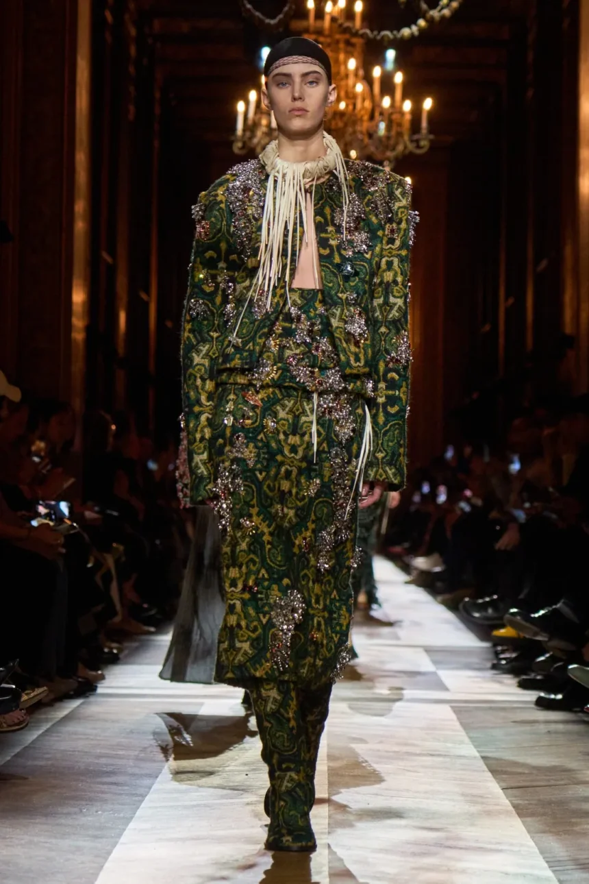 Dries Van Noten Fall/Winter 2025 - Paris Fashion Week