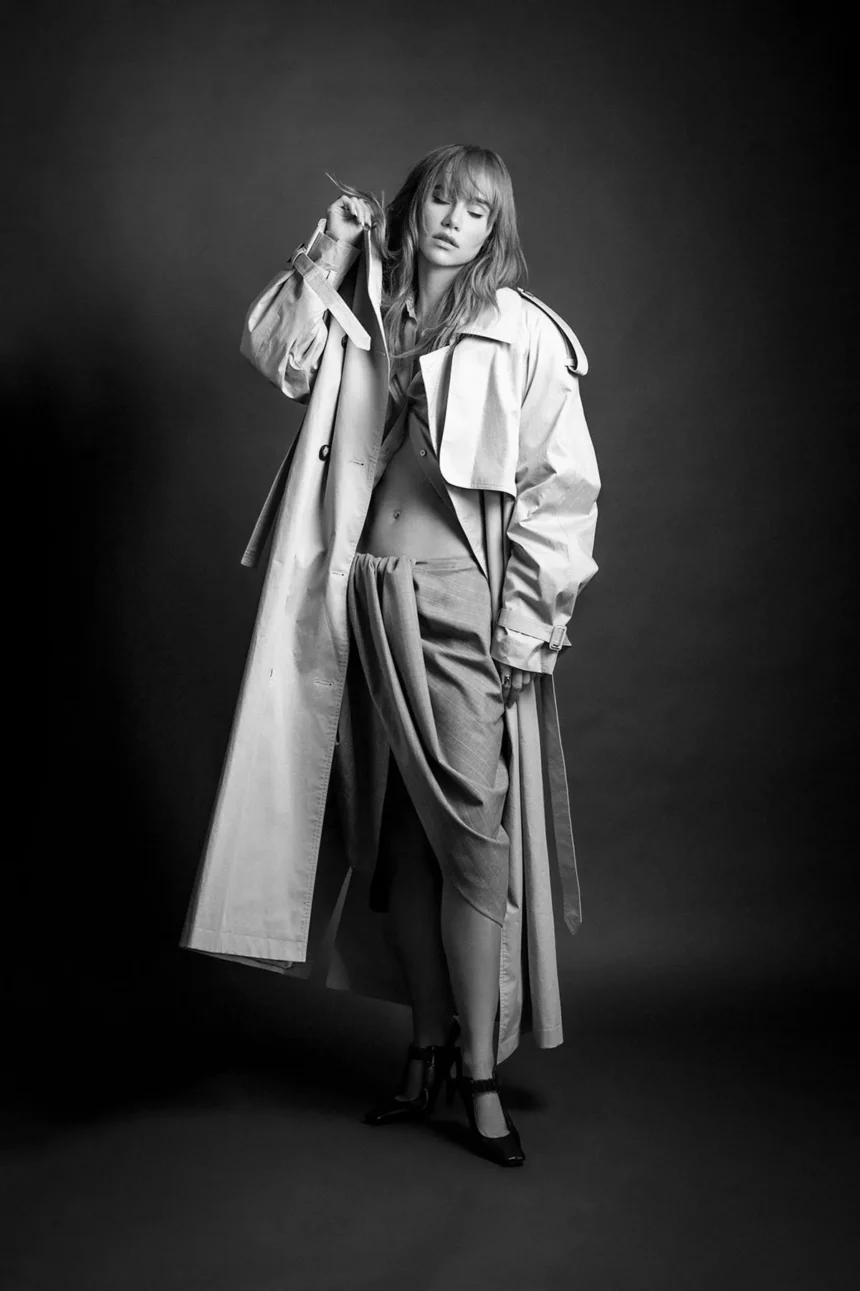 Suki Waterhouse covers Elle Spain March 2025 by Juankr