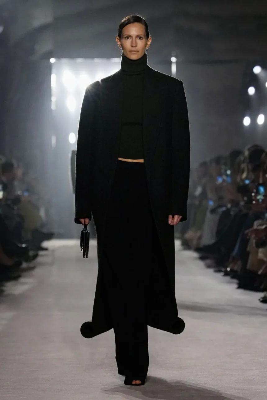 Victoria Beckham Fall/Winter 2025 - Paris Fashion Week