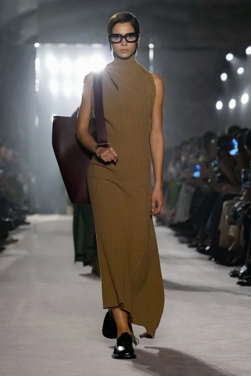 Victoria Beckham Fall/Winter 2025 - Paris Fashion Week