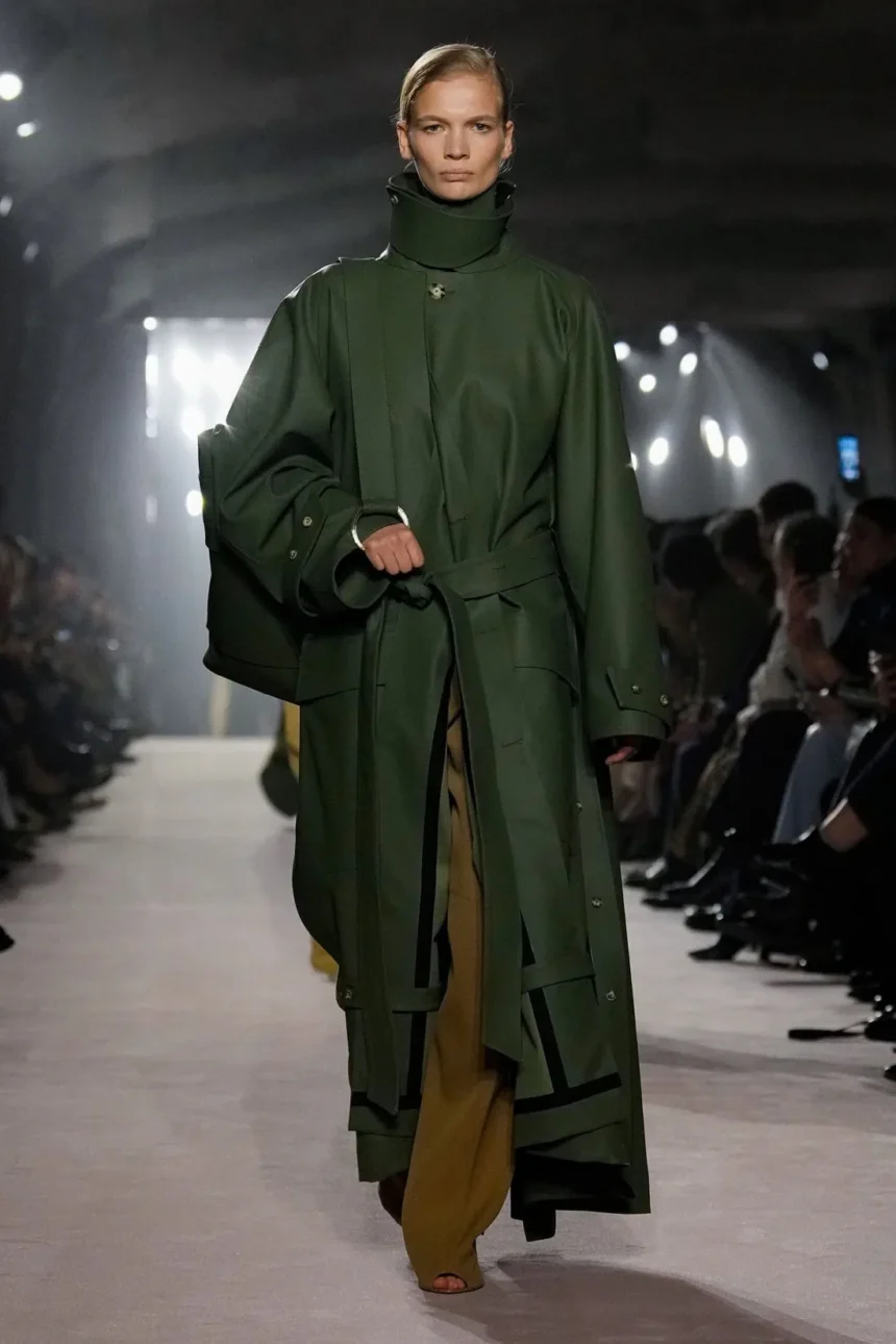 Victoria Beckham Fall/Winter 2025 - Paris Fashion Week