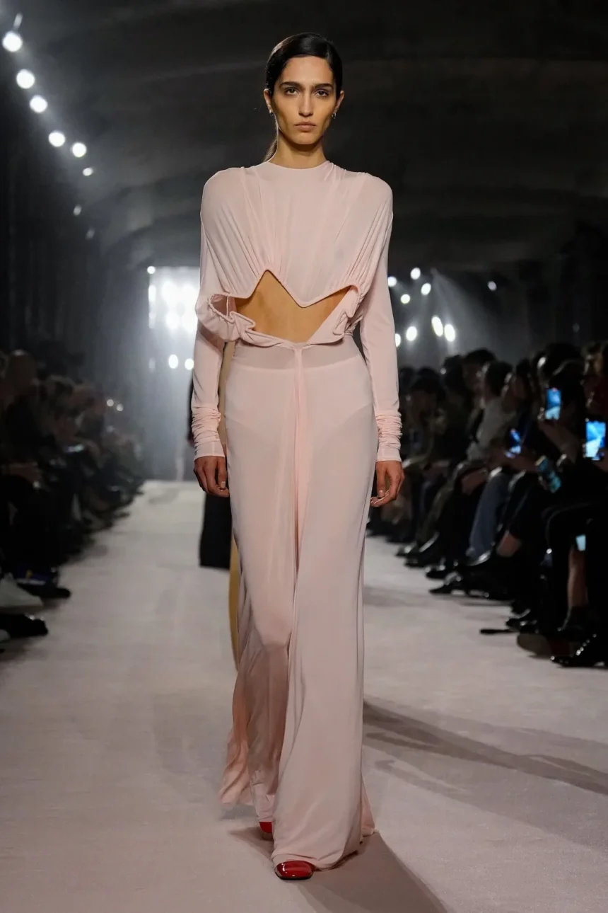 Victoria Beckham Fall/Winter 2025 - Paris Fashion Week