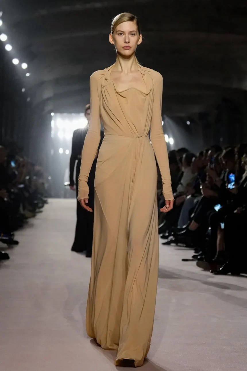 Victoria Beckham Fall/Winter 2025 - Paris Fashion Week